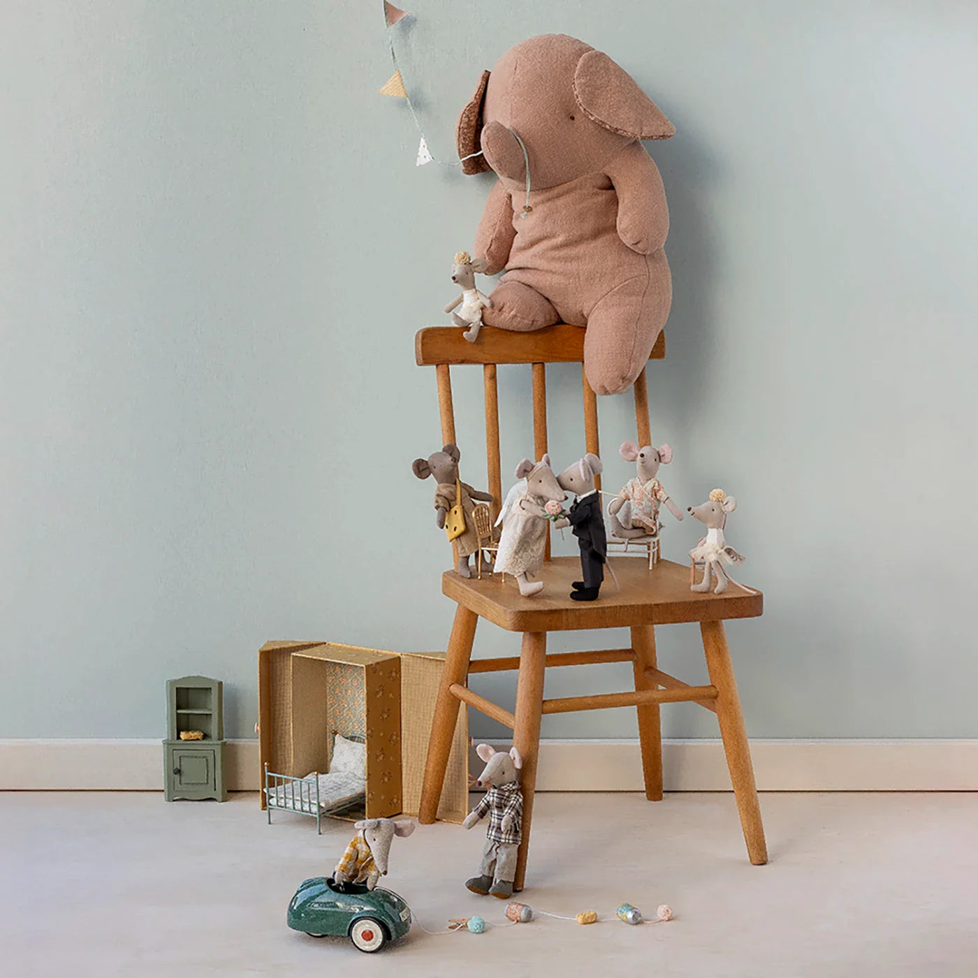 Wedding mice couple in box Maus