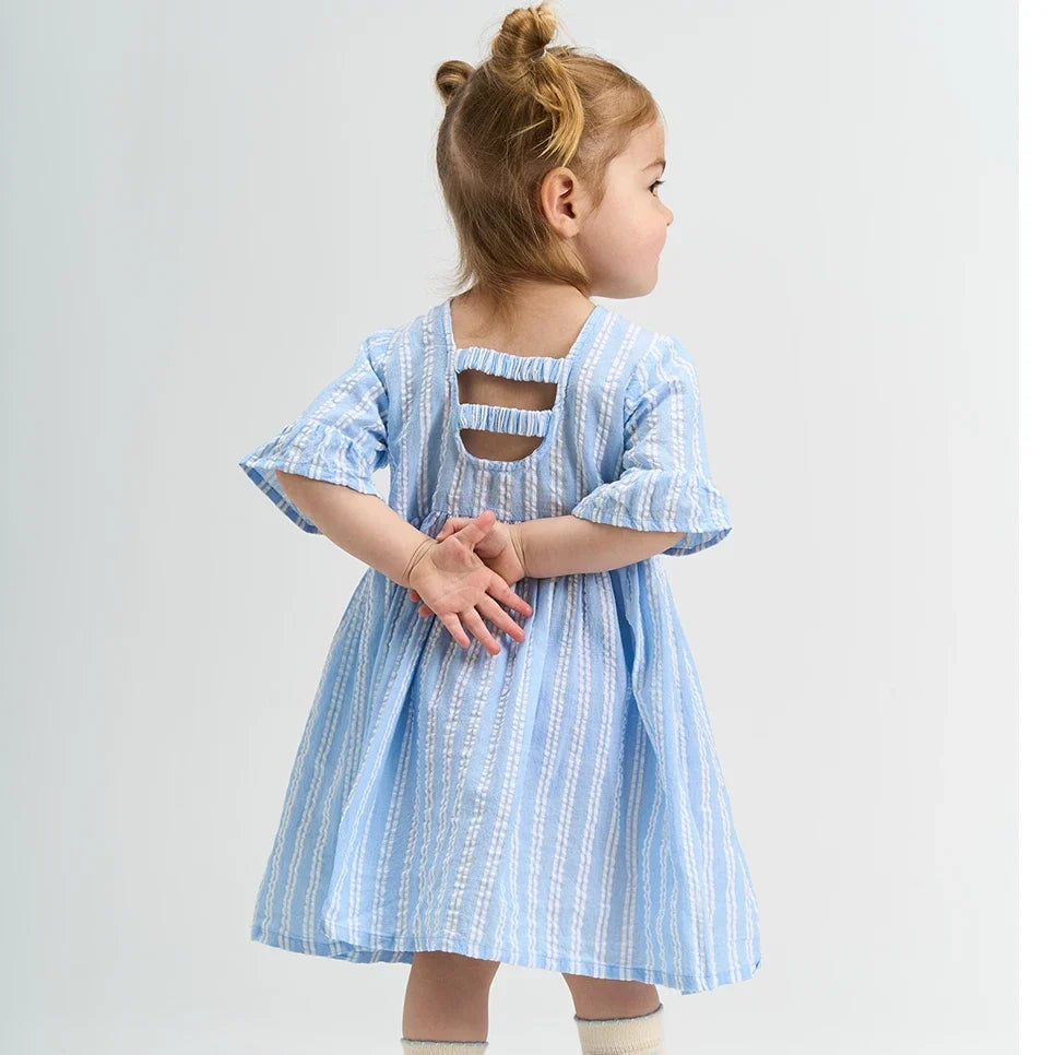 Tnstsiri Kleid
