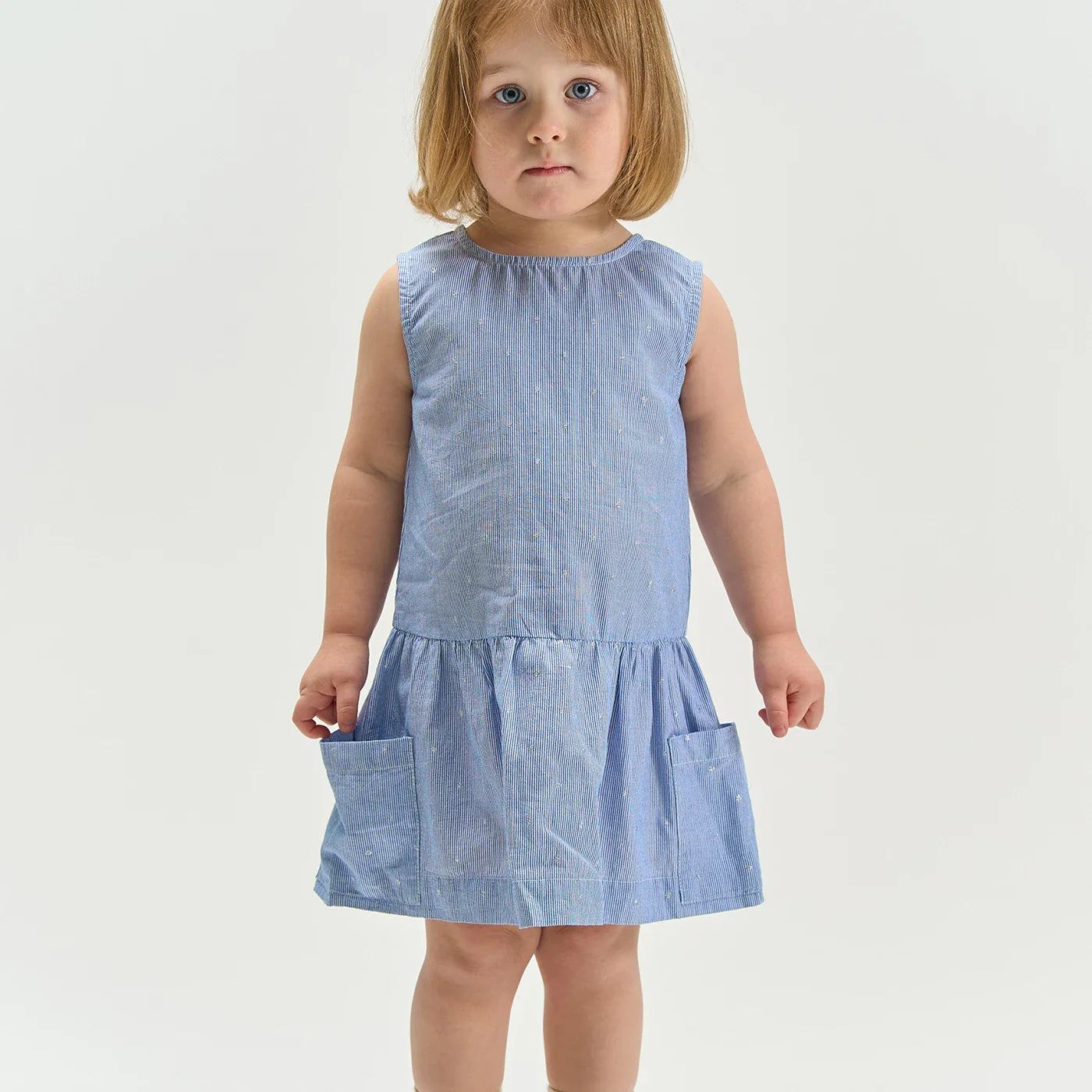 Tnstthea Kleid