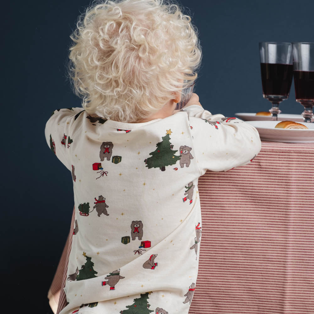 Emilio weihnachtskleidung