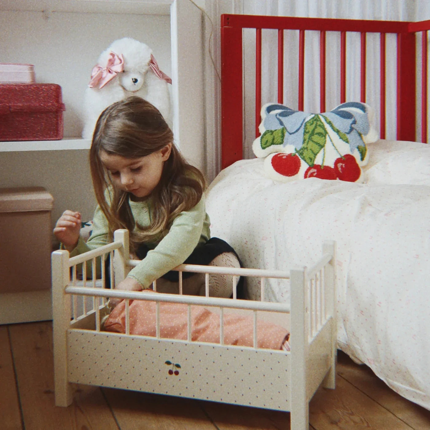 Doll bed Puppenbett