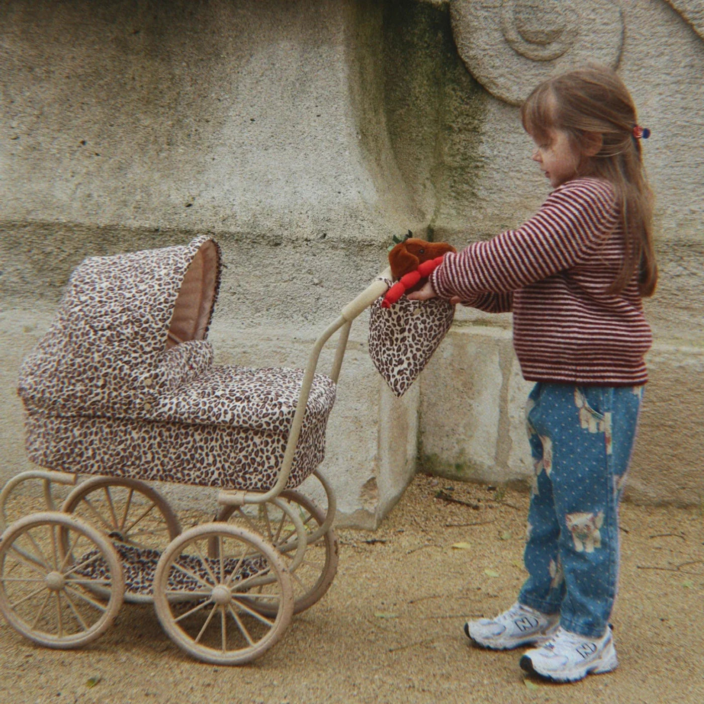 Leo minnie doll pram